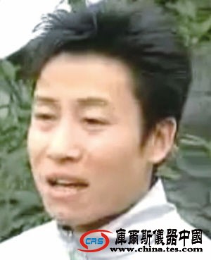 慈溪新城大道半夜驚現(xiàn)土飛機(組圖)